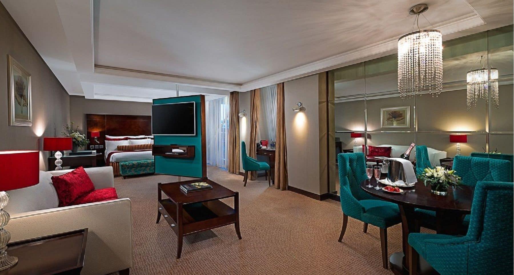 The Savoy Hotel ลิเมอริค ภายนอก รูปภาพ Suite at the InterContinental London