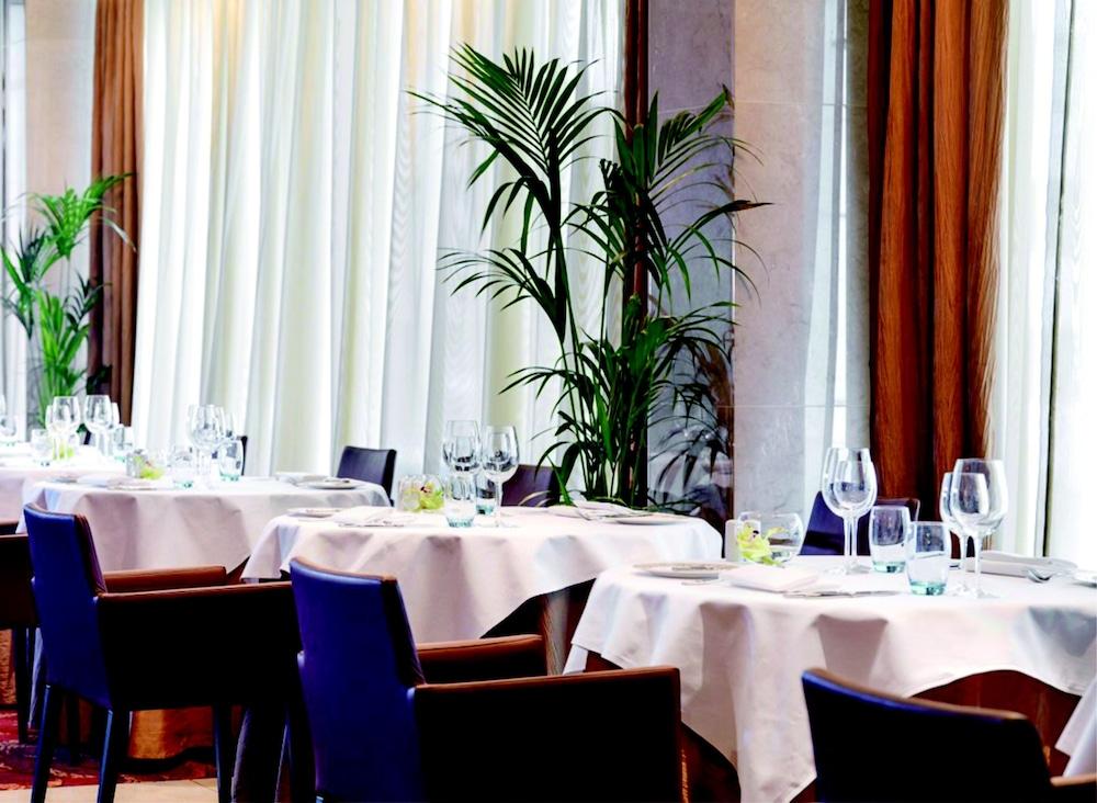 The Savoy Hotel ลิเมอริค ภายนอก รูปภาพ Restaurant