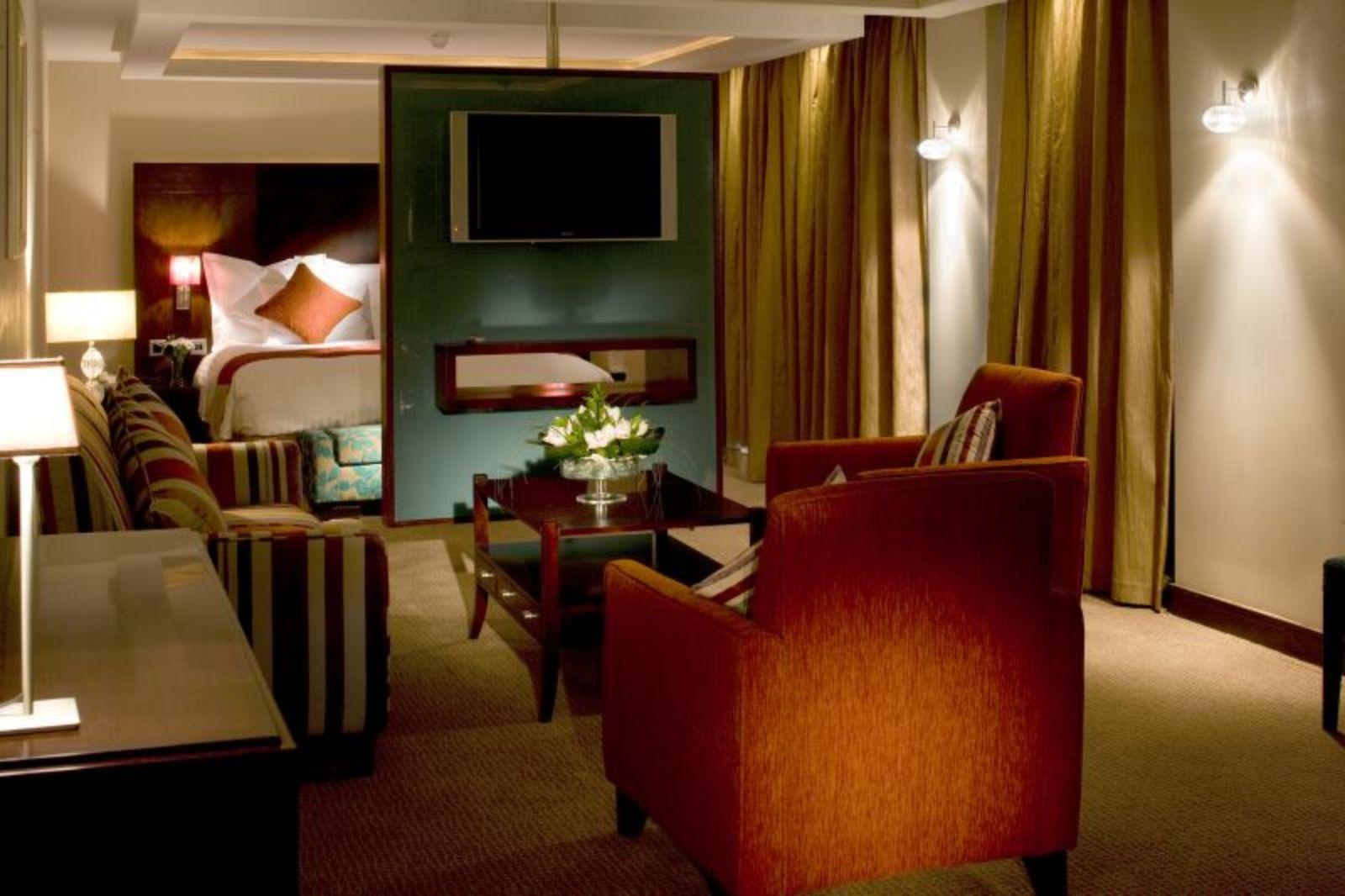 The Savoy Hotel ลิเมอริค ภายนอก รูปภาพ A suite at the InterContinental London