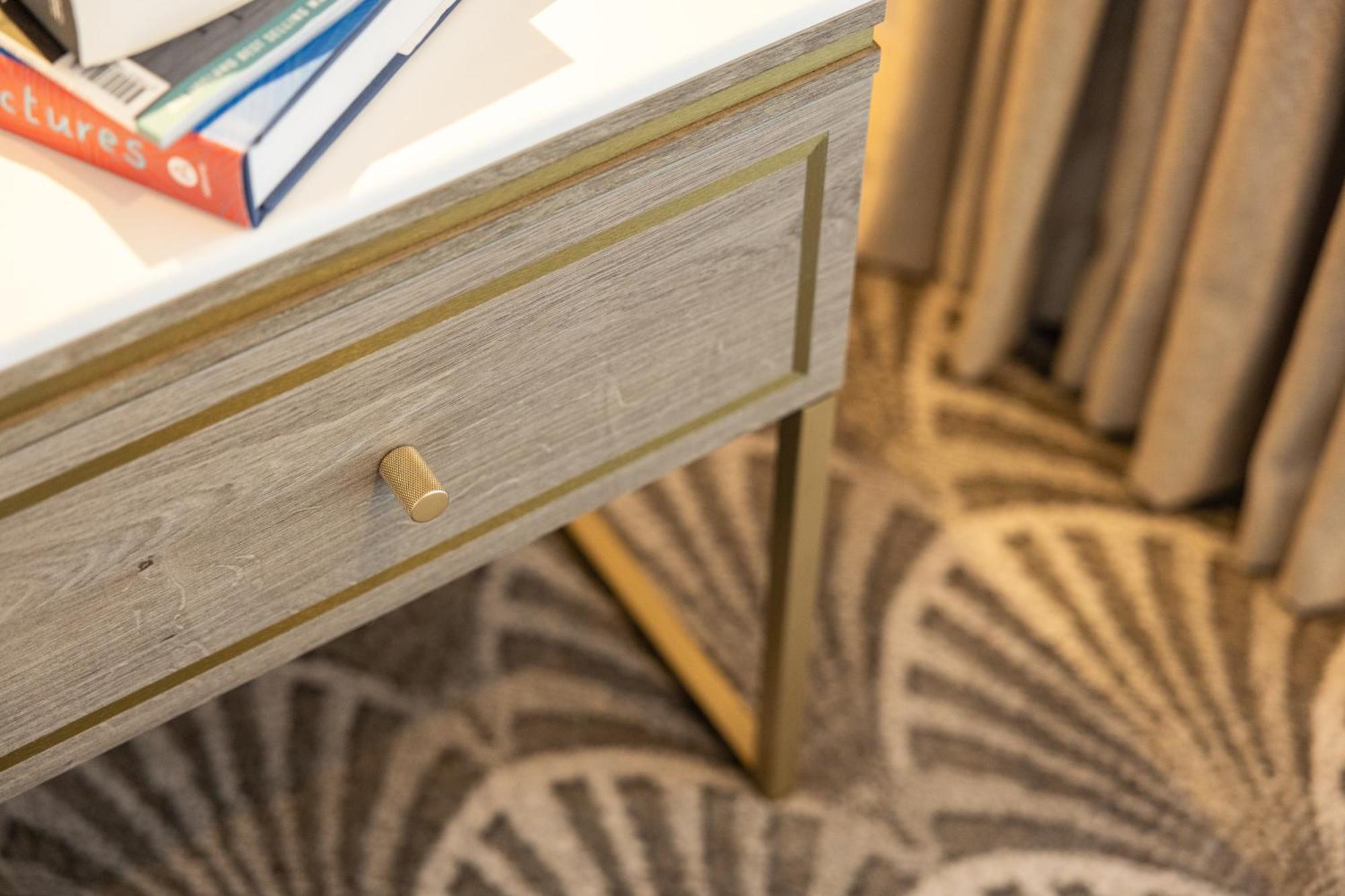 The Savoy Hotel ลิเมอริค ภายนอก รูปภาพ A carpet in a hotel room